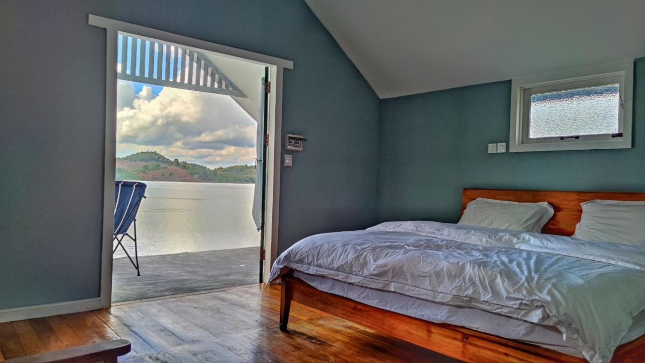 Sunset Nam Ngum Resort Vang Vieng Esterno foto