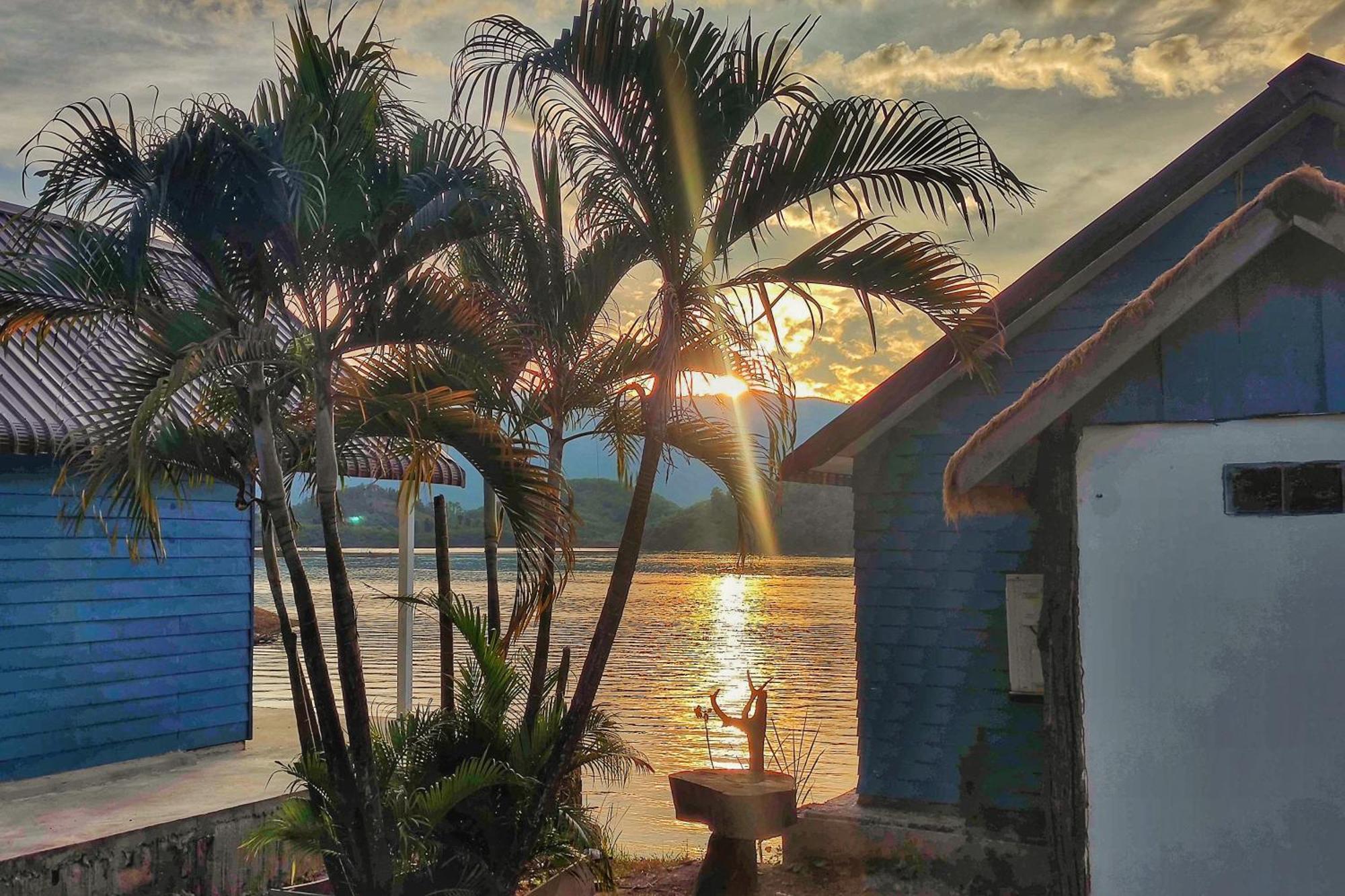 Sunset Nam Ngum Resort Vang Vieng Esterno foto