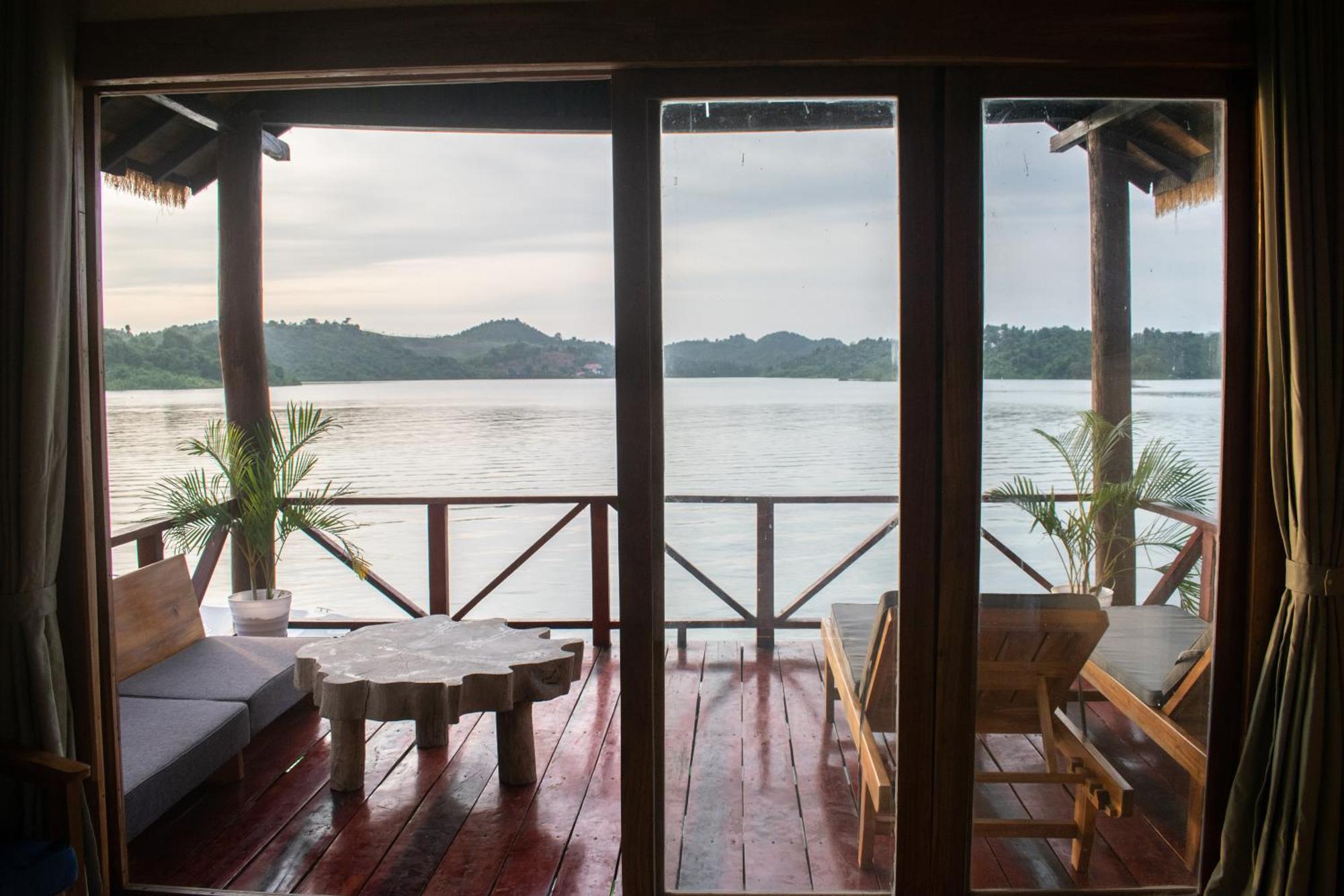 Sunset Nam Ngum Resort Vang Vieng Esterno foto